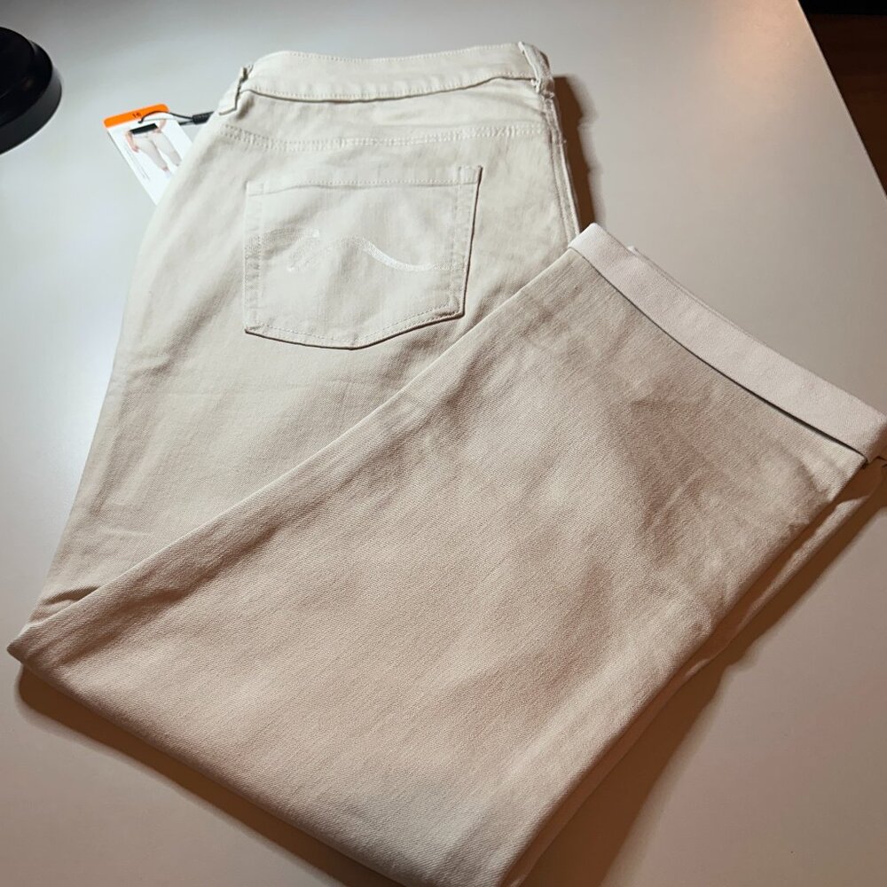 Women's Santana Jeans  Mid-Rise Classic Straight Leg Size 16 NWT